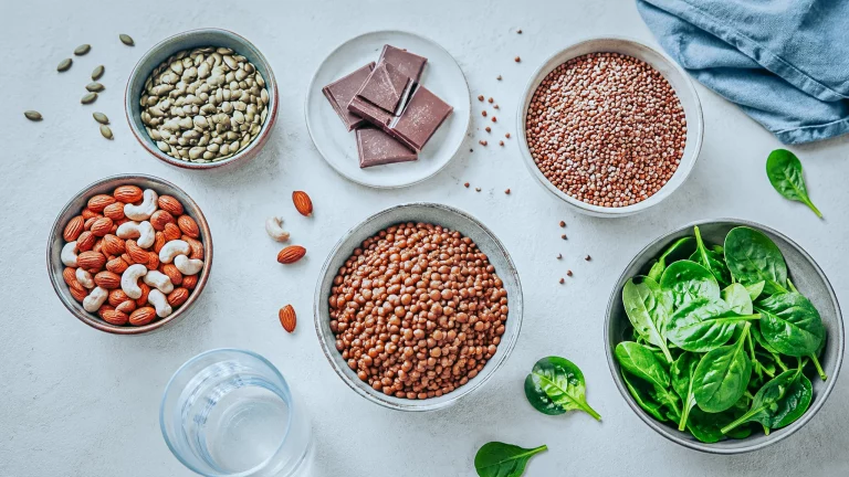 Assortiment d'aliments riches en magnésium vus de dessus