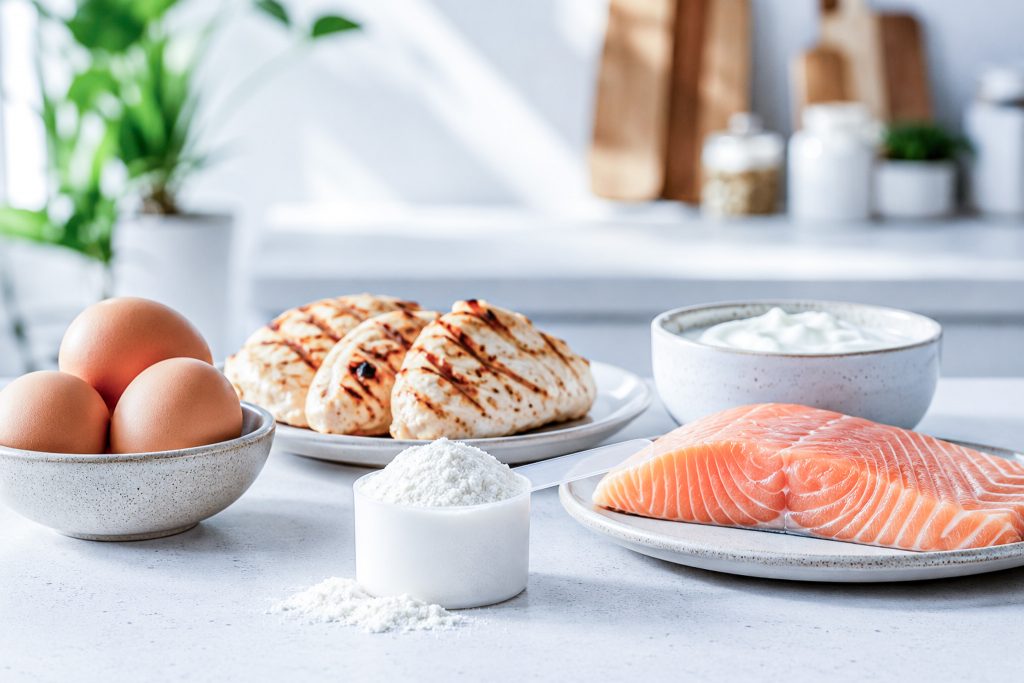 Créatine et aliments riches en protéines pour la prise de muscle